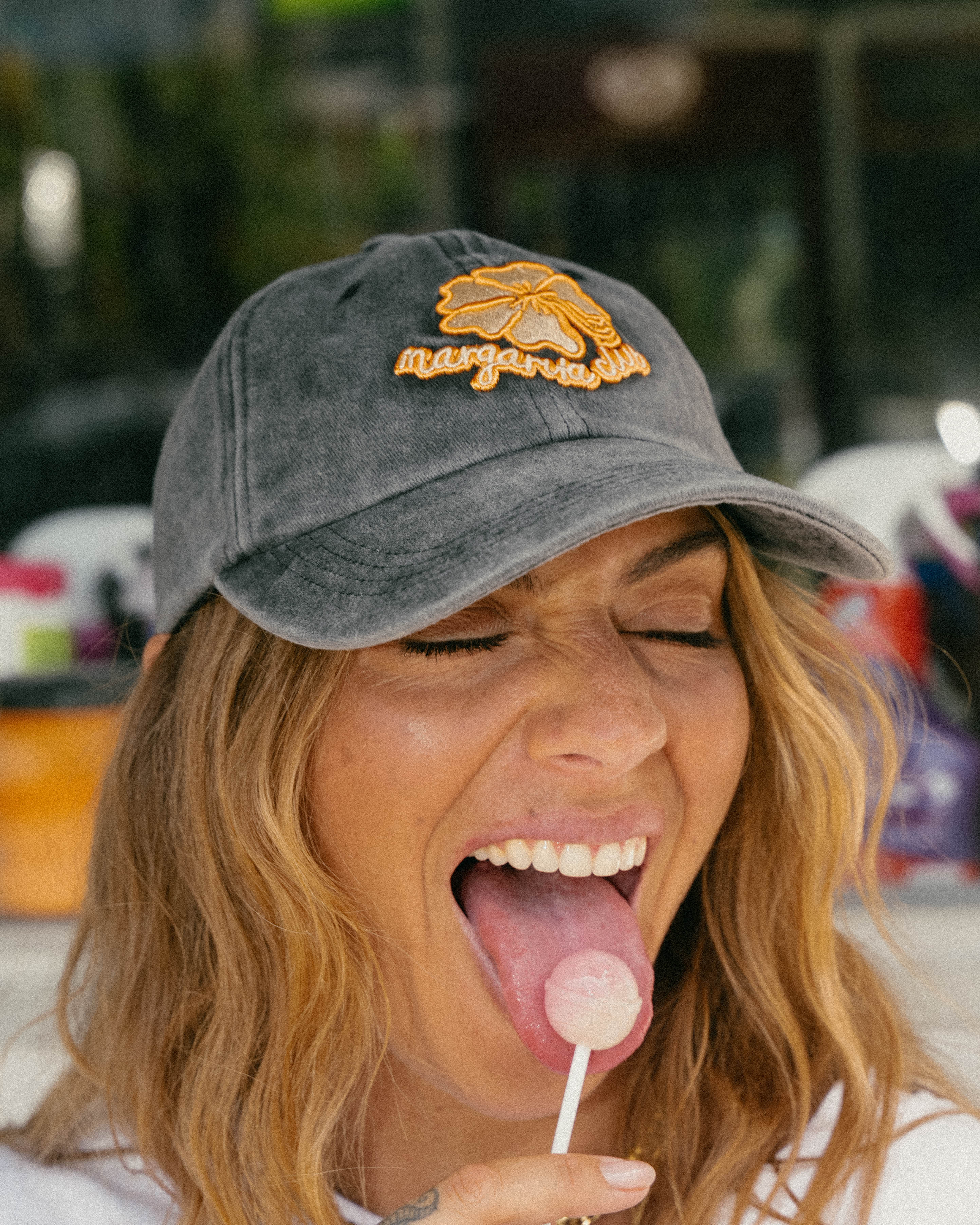 Caps